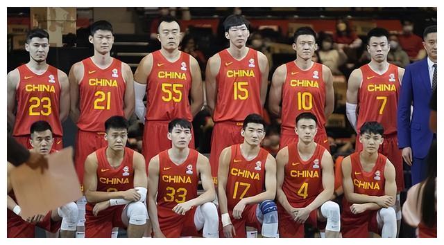 目前女篮最佳阵容应该是：中锋：李月汝，韩旭，张子宇（刘雨彤）。前锋：罗欣棫，张茹，张宇，杨舒予，邓雨婷（唐子婷）。后卫：杨力维，陈玉捷，张曼曼曼，王丽丽（田媛媛）。