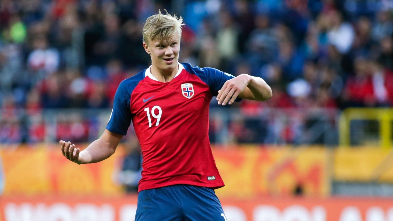 杜兰特关键三分点燃全场