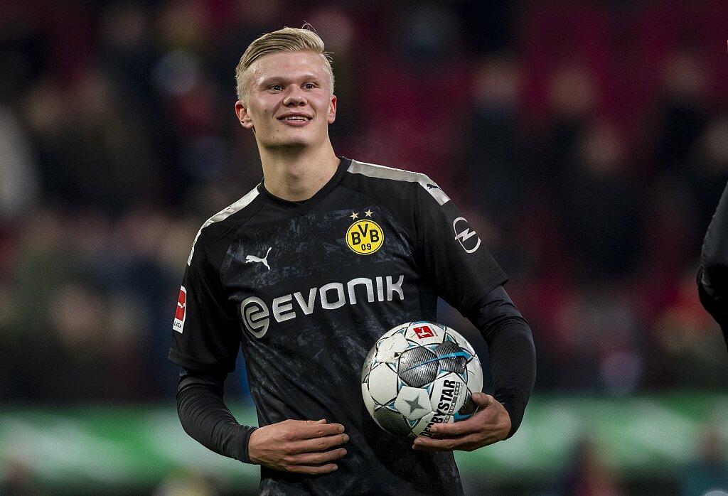 405次，梅西超越普斯卡什成为足坛历史助攻王