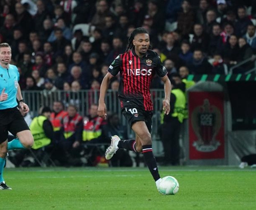 胡梅尔斯：按照目前的中卫市场，施洛特贝克有很多的机会